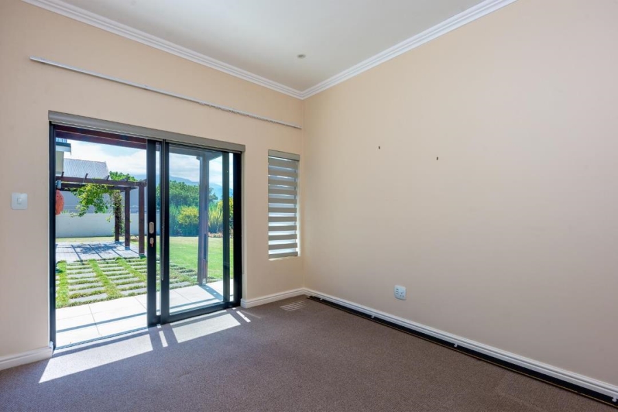 3 Bedroom Property for Sale in Kraaibosch Country Estate Western Cape